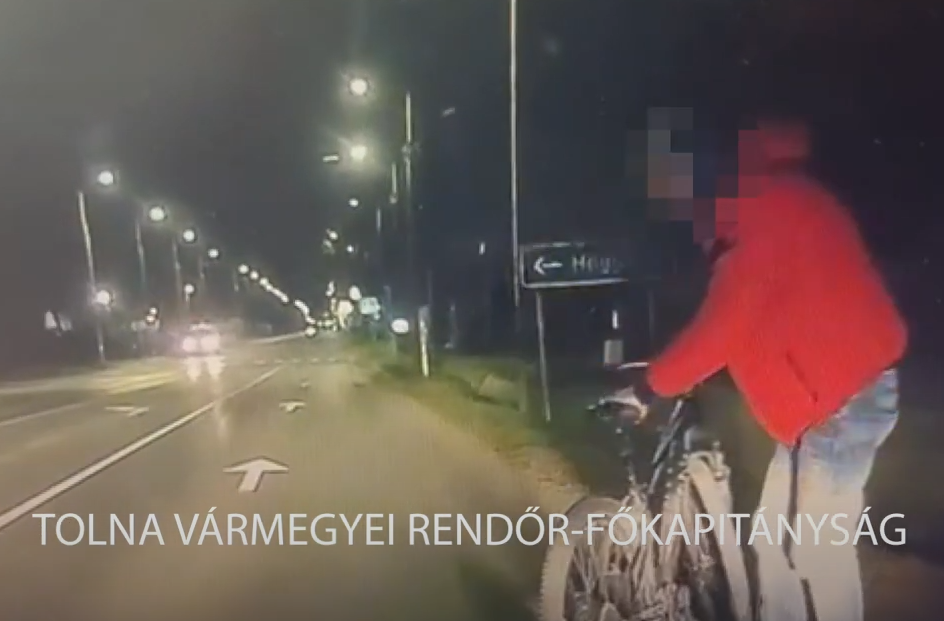 Világítás nélkül, teljesen beállva bringázott a főúton