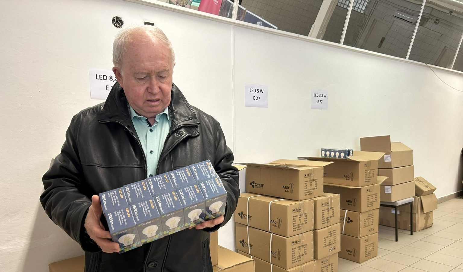 Hétfőtől átvehetők a LED-csereprogramban igényelt izzók