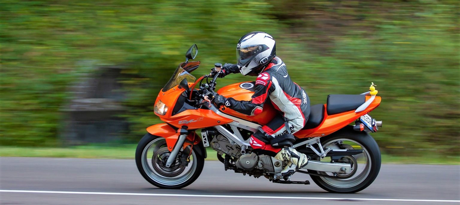 Kilenc fontos tipp a motoros szezon biztonságáért