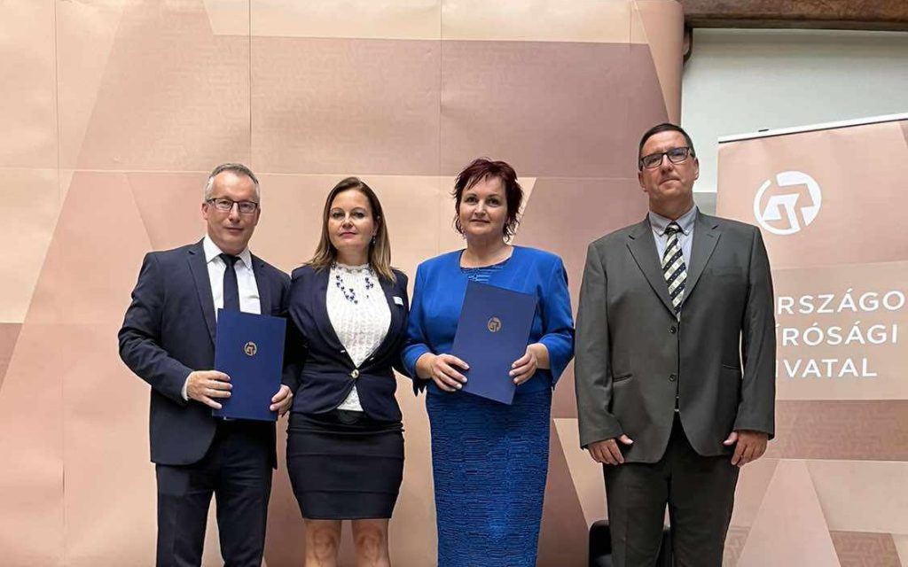 Szekszárdra is érkeztek elismerések a bíróságok napján