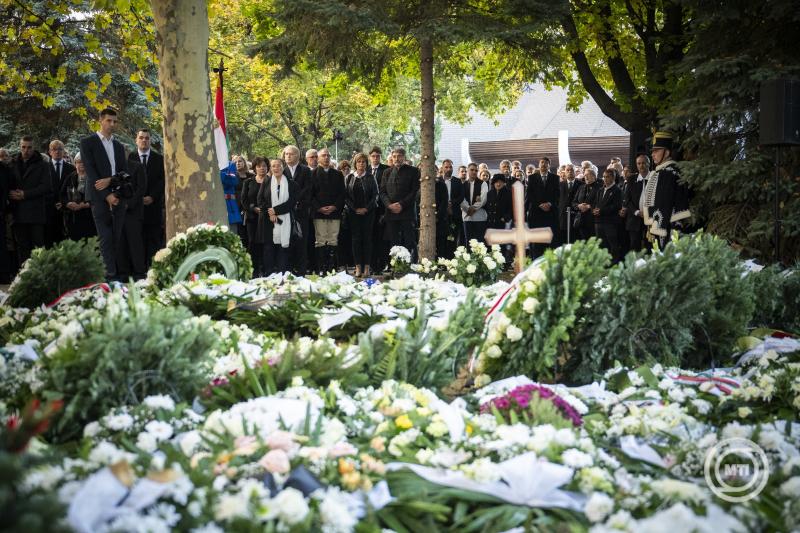 Elkísérték utolsó útjára Potápi Árpád János nemzetpolitikai államtitkárt