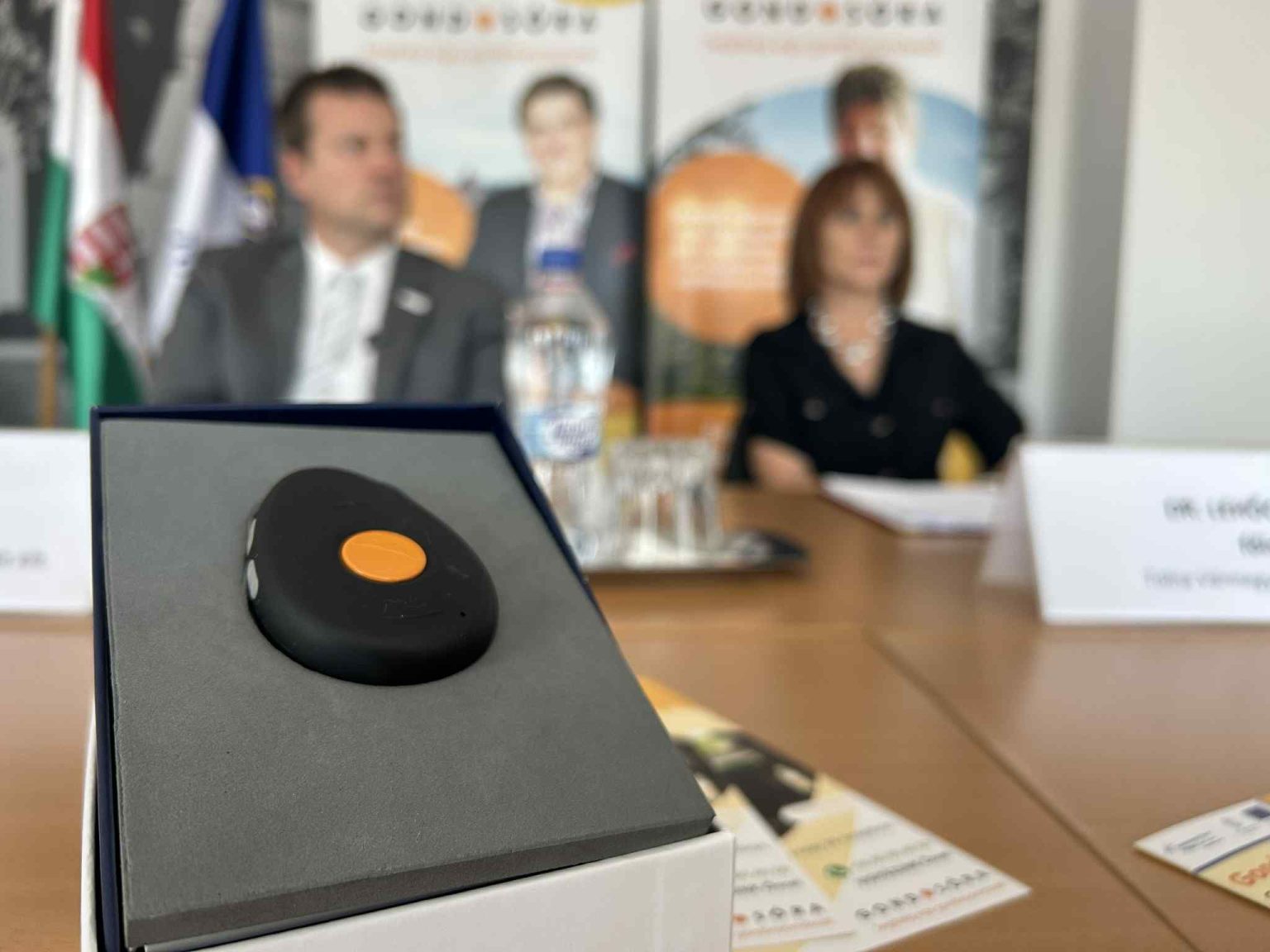 80 év felett előzetes igénylés nélkül kézhez kapják a Gondosórát Tolna vármegyében