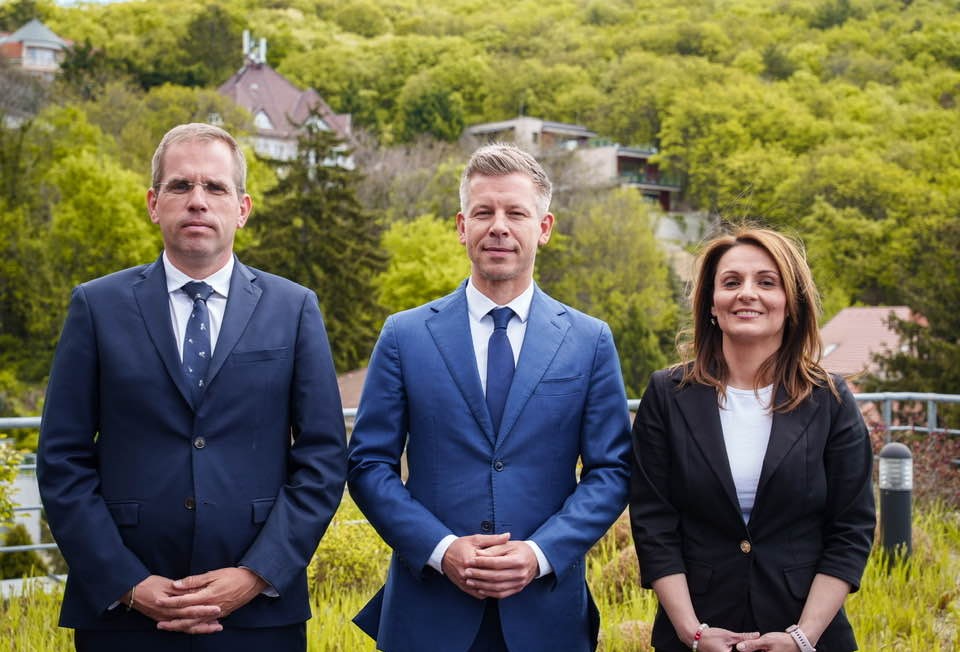 Újabb két miniszter kilétére derült fény