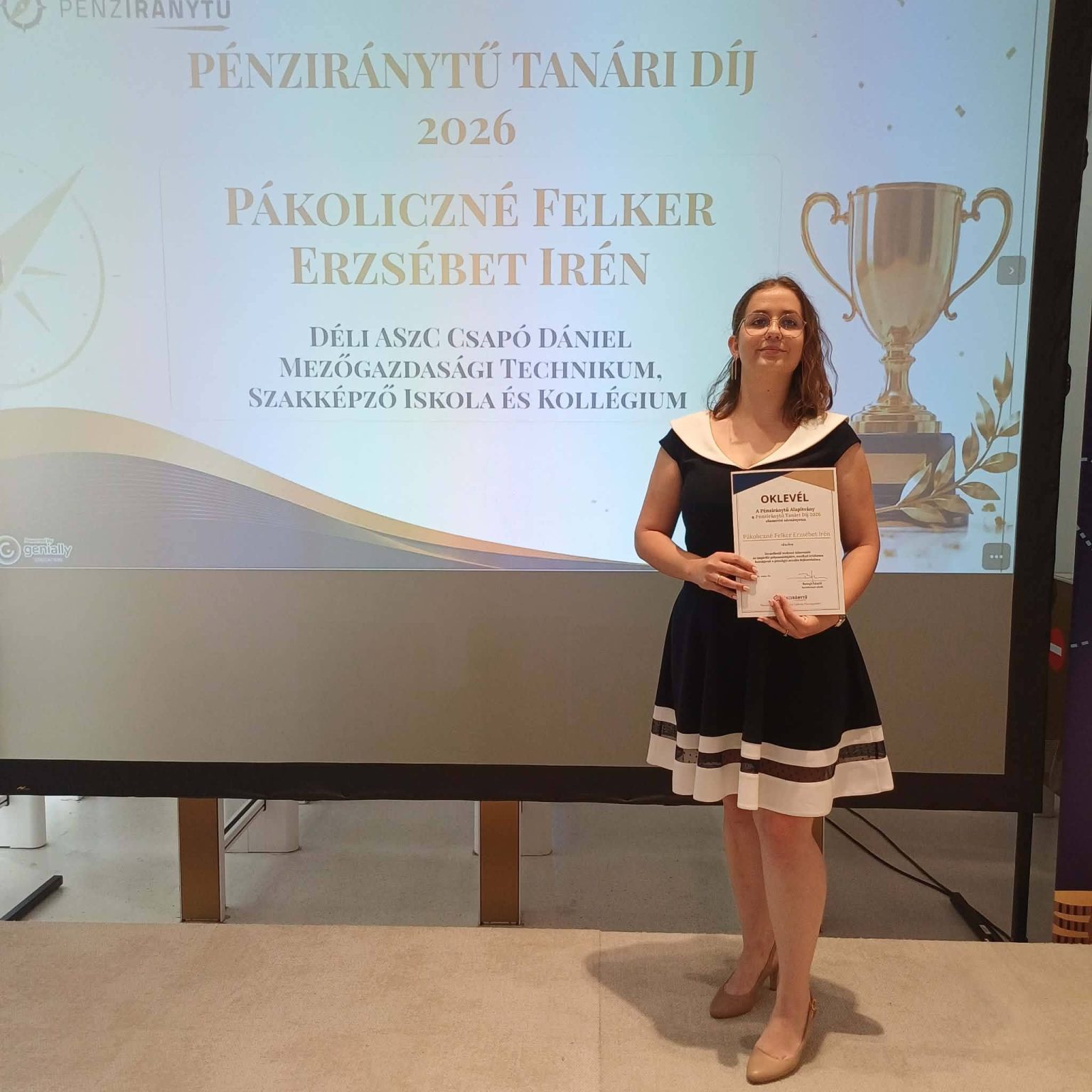 A Pénziránytű Alapítvány szekszárdi pedagógust díjazott Pénziránytű Alapítvány