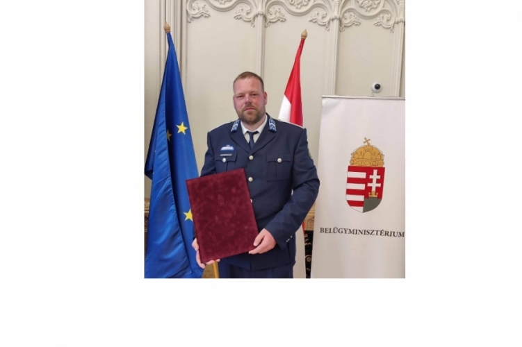 Miniszteri elismerést kapott a szekszárdi rendőr
