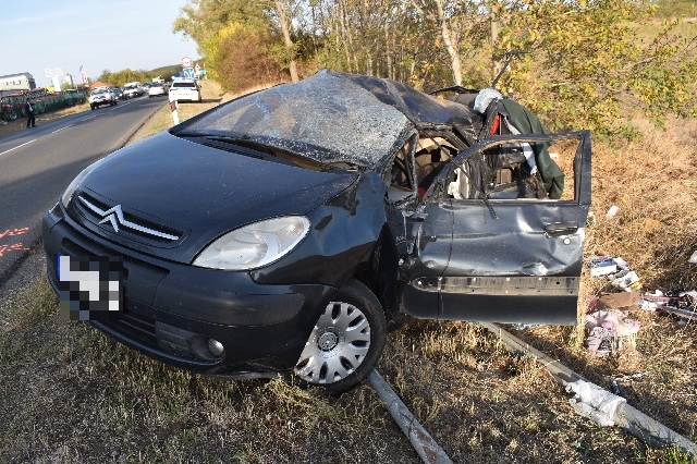 Hétvége az utakon: súlyosan sérült motoros, megpördült kocsi, betonhíd